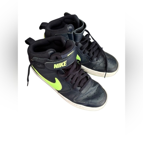 Nike Court Borough Mid 2 Gs Basketball Hook & Loop Leather Upper Sneakers 5Y - Picture 4 of 7